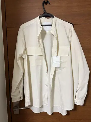 White Mountaineering 밴드 카라 셔츠 아이보리