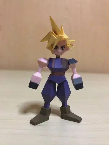 FF7 제일복권 G상 미니 피규어 클라우드