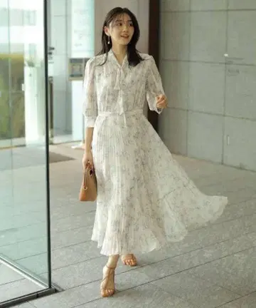 JUSGLITTY 7부 소매 꽃무늬 보타이 타입 플리츠 원피스 아이보리