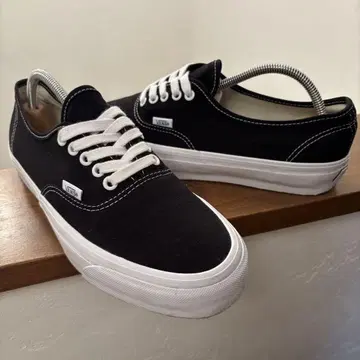 새상품급 VANS PREMIUM 오센틱 블랙 캔버스 27cm