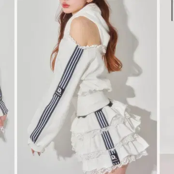 [미사용 새상품 택 포함] Darich 스포티 라인 프릴 미니 스커트