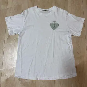 마르디 메크르디 하트 로고 티셔츠