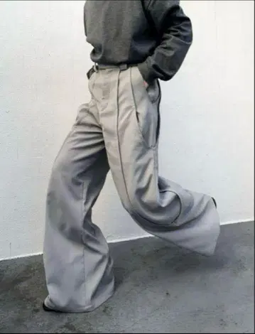 goat essence TUCK WIDE PANTS 2 그레이