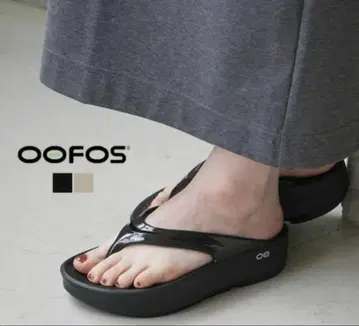 새상품급 Oofos 블랙 샌들 통굽 EU 37
