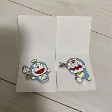 도라에몽 핀 배지