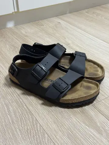 BIRKENSTOCK 블랙 샌들 사이즈 41
