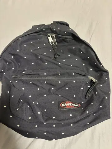 EASTPAK 이스트팩 블랙 도트 무늬 백팩
