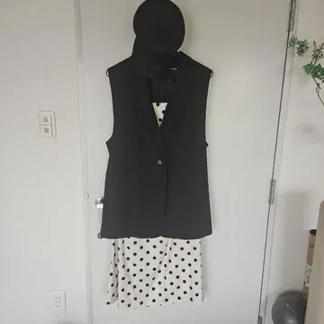 블랙 도트 무늬 스커트 셋업