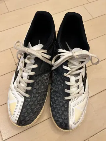 Mizuno IGNITUS 트레이닝화 25.5cm 블랙/화이트