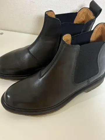 Dr.Martens 사이드 고어 부츠