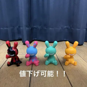 블랙 토끼 피규어 가챠 4개 세트