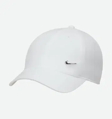 나이키 Dri-FIT 클럽 언스트럭처드 메탈 스우시 캡