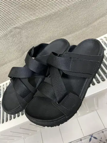 시다스 샌들