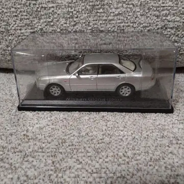 일본산 명차 1/43 Nissan Gloria (2001) 실버