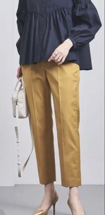 UNITED ARROWS 샤이니 드라이 슬림 팬츠 베이지 40