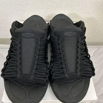 KEEN 샌들