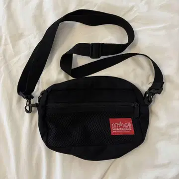 Manhattan Portage 바디백 블랙