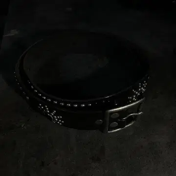 스터드 벨트 모드 스타일