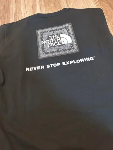 THE NORTH FACE 블랙 티셔츠 XL 반다나 패턴