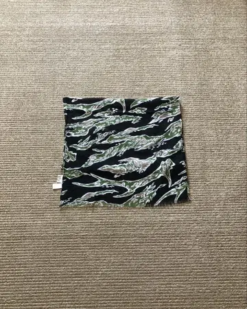 South2 West8 타이거 카모 무늬 스톨
