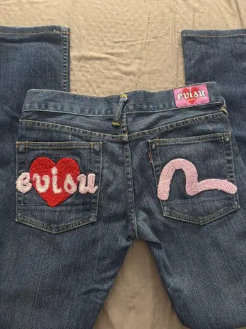 evisu 하트 자수 데님 팬츠