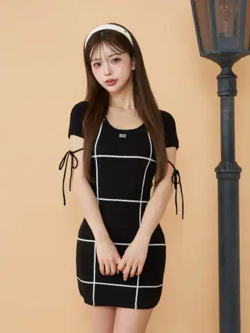 Darich 백 오픈 스티치 니트 미니 원피스 FL