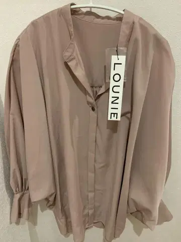LOUNIE 볼륨 슬리브 스키퍼 블라우스 핑크 베이지