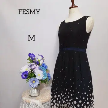 FESMY 소매 없는 원피스 M 사이즈 블랙 계열 색상!