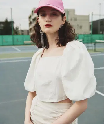 퍼프 슬리브 상의 la belle Etude