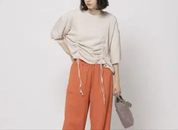 니코앤드 셔링 어레인지 플레어 티셔츠 베이지