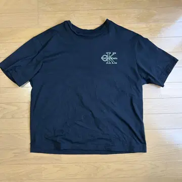 Calvin klein 티셔츠