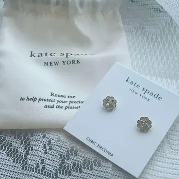 kate spade 플라워 모티브 귀걸이