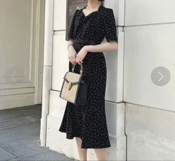 an another angelus 레이스 사용 페플럼 원피스