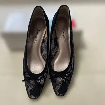 컨디션 최상 긴자 카네마츠 레이스 펌프스