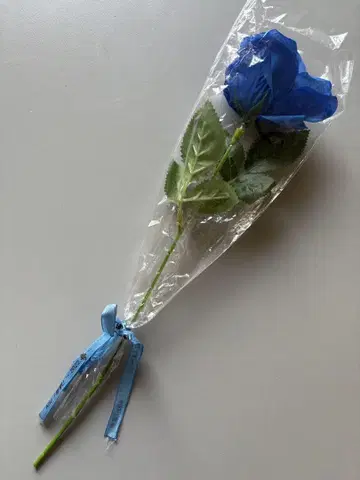 Ado 코미디 장미