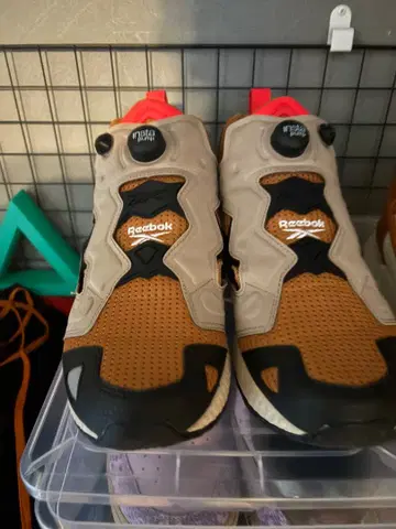 리복 Instapump Fury 브라운/블랙
