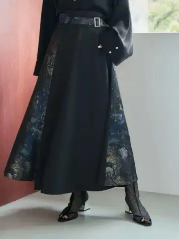 HARE 라메 자카드 가라 절개 스커트