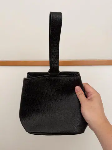 미사용 Hushtug 복조리 가죽 백 블랙