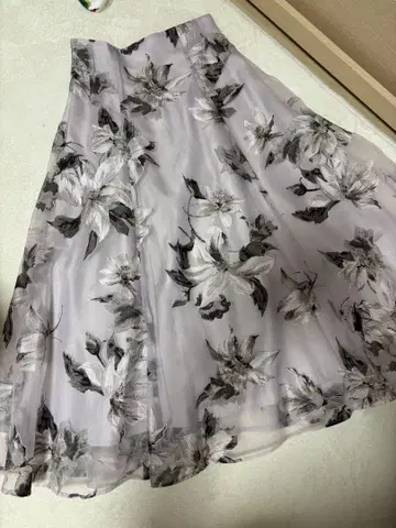 아푸와이저 리셰 플라워 스커트