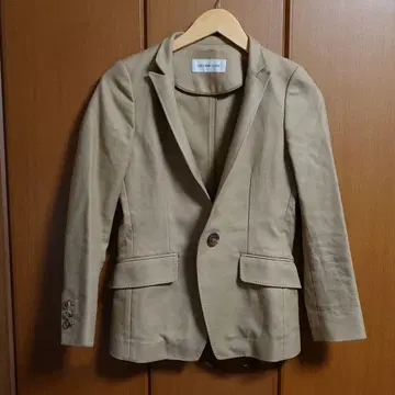 두지엠 클라세 베이지, 브라운 계열 자켓 오피스 봄 가을