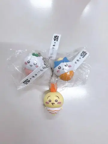치이카와 (먼작귀) 쿠라스시 콜라보 피규어, 배지, 마그넷 세트