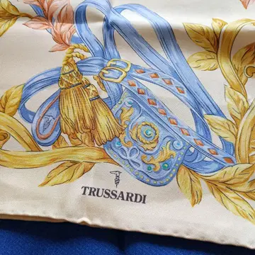 TRUSSARDI 실크 스카프 꽃과 리본