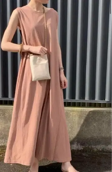 Spick & Span 스픽 앤 스팬 플레어 슬리브리스 원피스