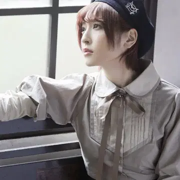 canone 소매 절개 블라우스