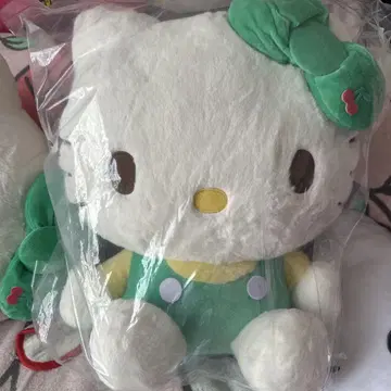 헬로키티 크림 소다 인형
