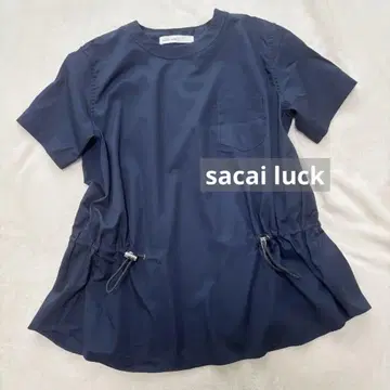 새상품급 사카이 백 오픈 S/S 블라우스 1 네이비