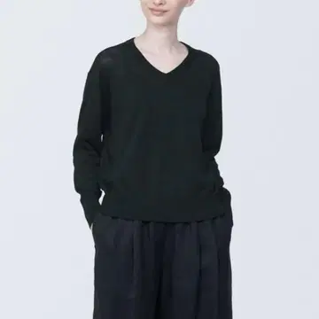 무인양품 UV 차단 헴프 혼방 V넥 스웨터