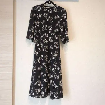 노엘라 꽃무늬 7부 소매 롱 원피스