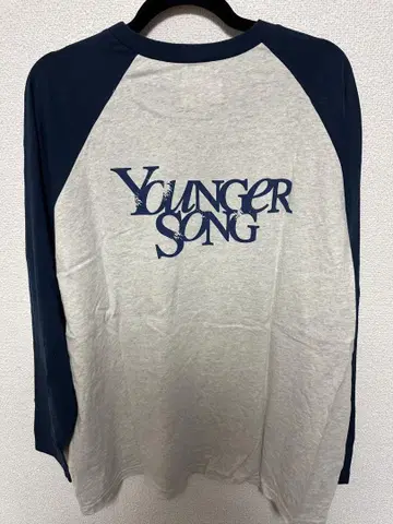 Younger Song 래글런 슬리브 티셔츠