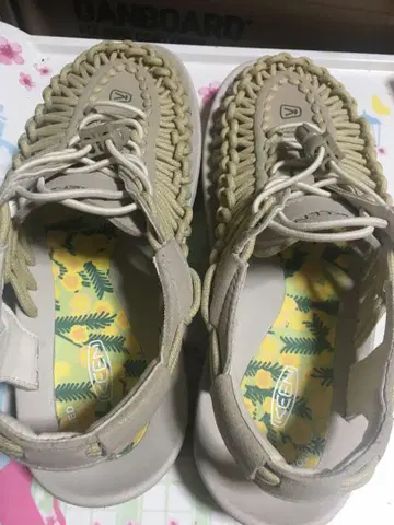 keen uneek women 미모사 25.5cm (US 8.5)
